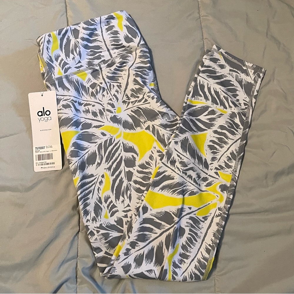NWT Alo yoga airbrush leggings